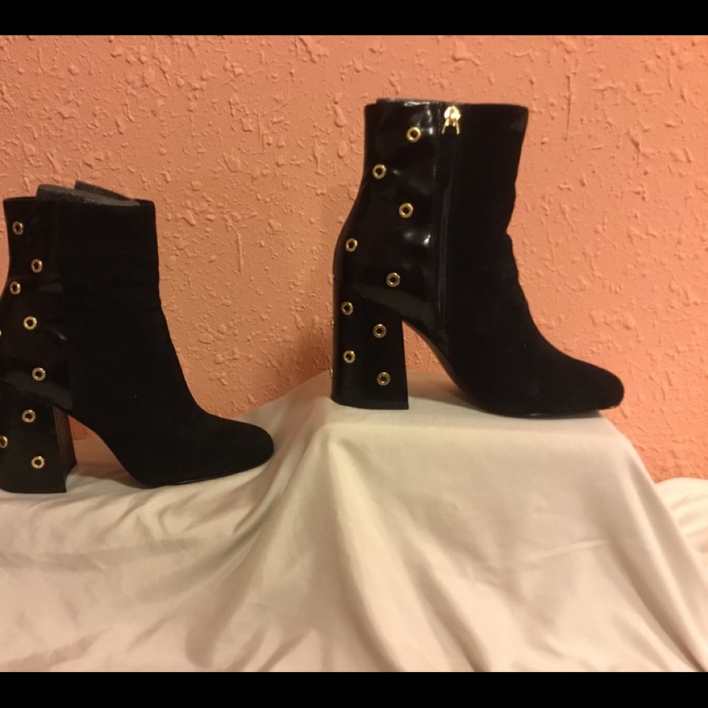 NINE WEST- Suede Ankle Boots